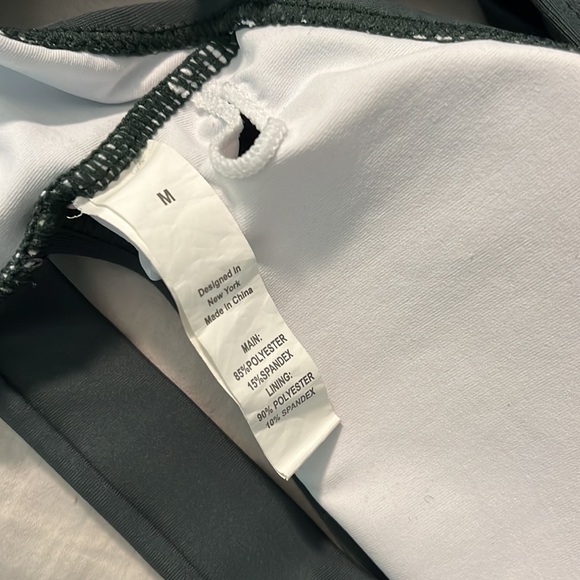 Green bikini - Picture 2 of 2